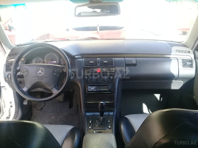 Mercedes E 220 2001, 293,200 km - 2.2 l - Bakı