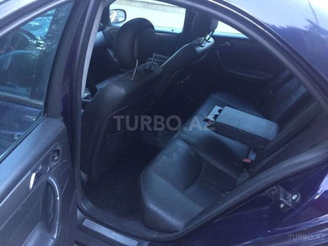 Mercedes C 320 2002, 197,364 km - 3.2 l - Bakı