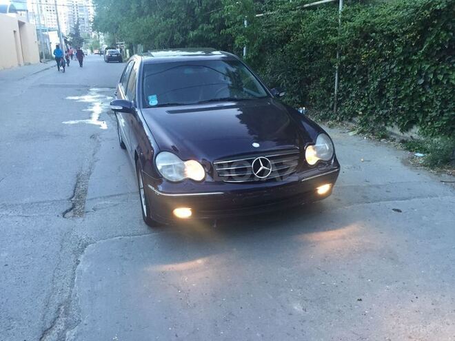 Mercedes C 320 2002, 197,364 km - 3.2 l - Bakı