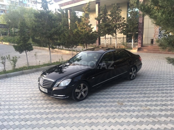 Mercedes E 220 2010, 141,000 km - 2.1 l - Bakı