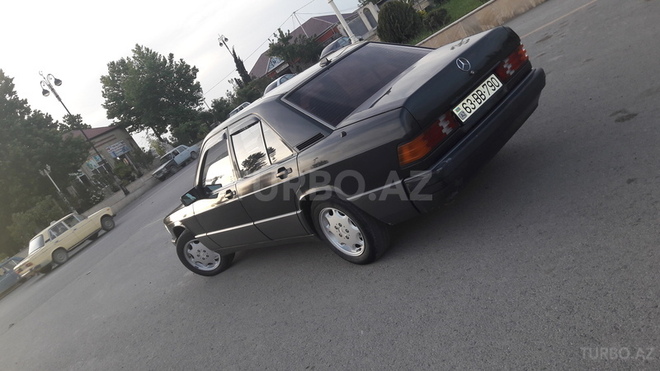Mercedes 190 1990, 130 km - 2.0 л - Bərdə