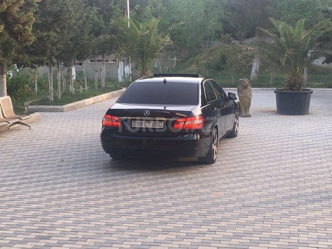 Mercedes E 220 2010, 141,000 km - 2.1 l - Bakı