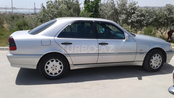 Mercedes C 200 1998, 241,000 km - 2.0 l - Bakı
