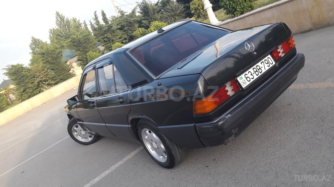 Mercedes 190 1990, 130 km - 2.0 л - Bərdə