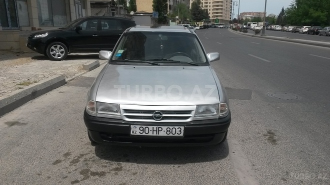 Opel Astra 1993, 196,000 km - 1.6 l - Bakı