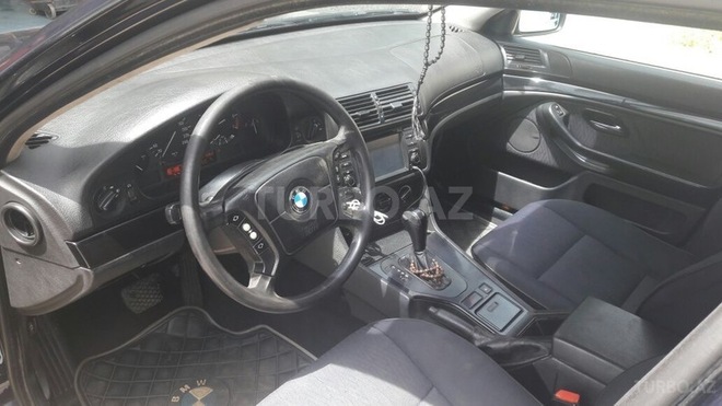 BMW 523 1999, 330,000 km - 2.5 l - Bakı