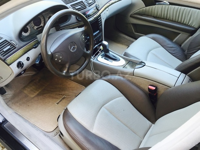 Mercedes E 320 2003, 271,000 km - 3.2 l - Bakı
