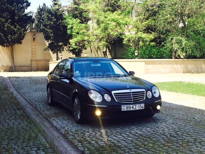 Mercedes E 320 2003, 271,000 km - 3.2 l - Bakı