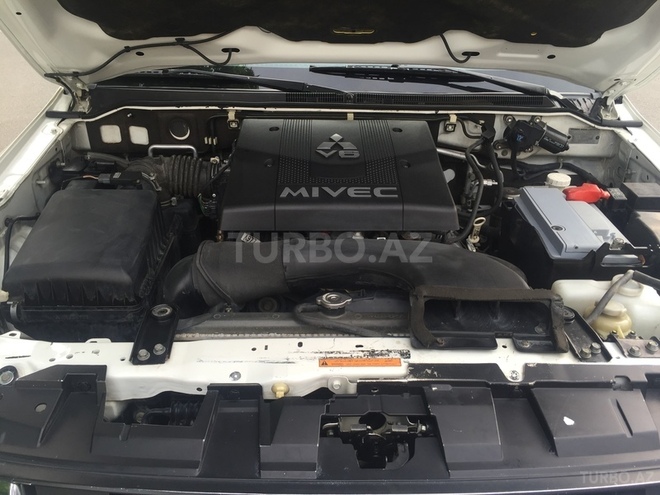 Mitsubishi Pajero 2007, 138,500 km - 3.8 л - Bakı
