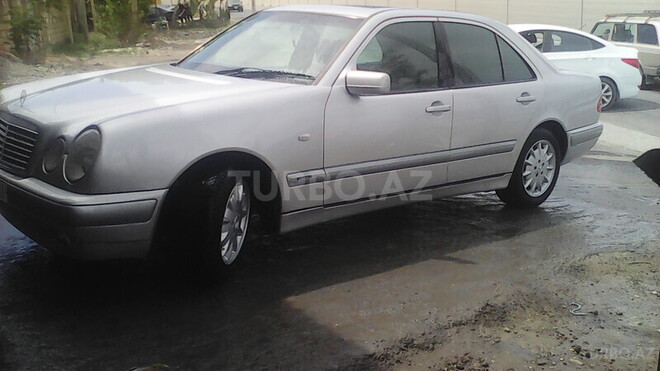 Mercedes E 240 1998, 295,000 km - 2.4 l - Bakı
