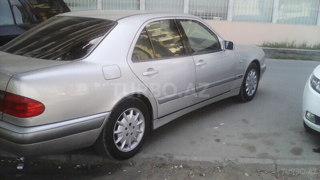 Mercedes E 240 1998, 295,000 km - 2.4 l - Bakı