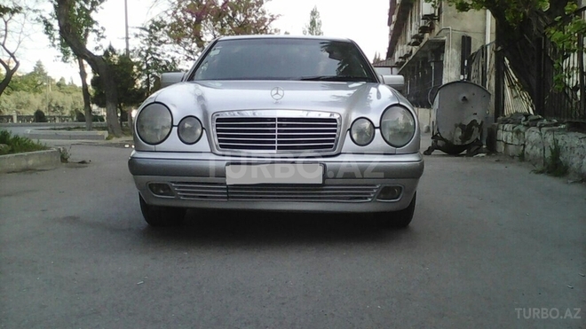 Mercedes E 240 1998, 295,000 km - 2.4 l - Bakı
