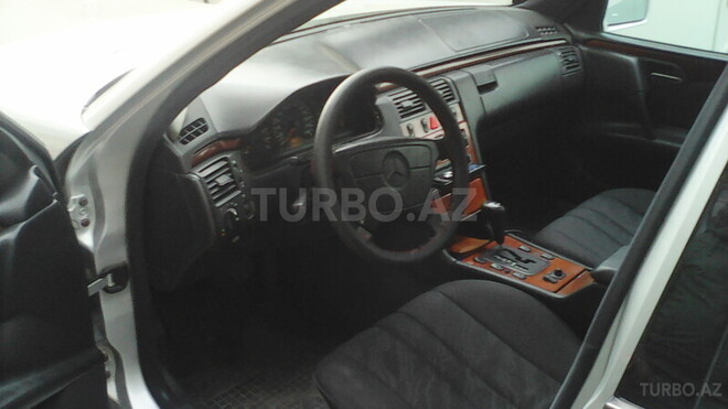 Mercedes E 240 1998, 295,000 km - 2.4 l - Bakı