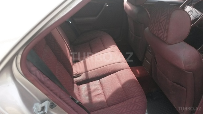 Mercedes C 250 1994, 179,000 km - 2.5 l - Bakı