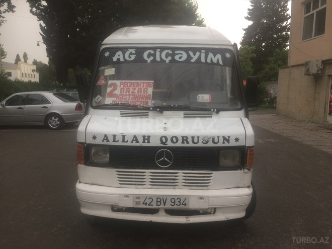 Mercedes 208 D 1989, 650,000 km - 2.3 l - Ağdaş