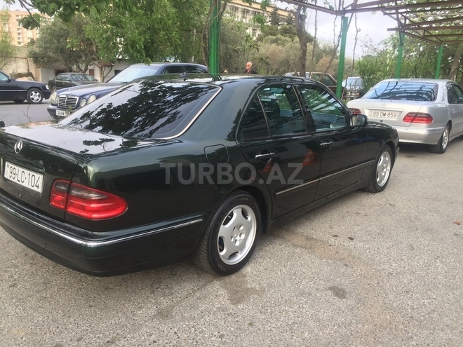 Mercedes E 240 2000, 171,500 km - 2.4 l - Bakı