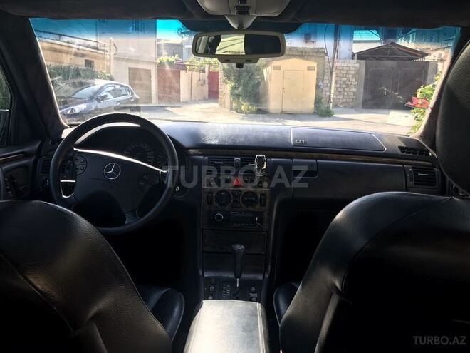 Mercedes E 320 1996, 240,000 km - 3.2 l - Bakı