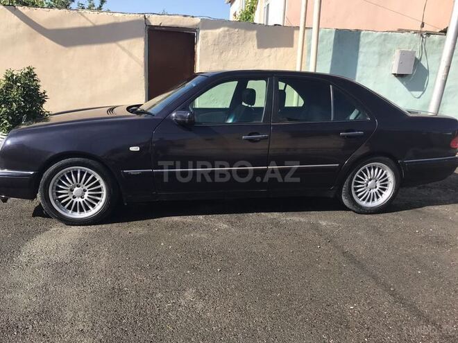 Mercedes E 320 1996, 240,000 km - 3.2 l - Bakı