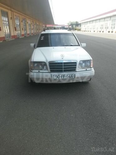 Mercedes E 220 1993, 356,987 km - 2.2 l - İmişli