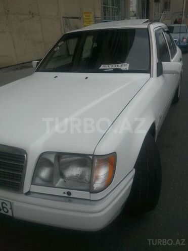 Mercedes E 220 1993, 356,987 km - 2.2 l - İmişli
