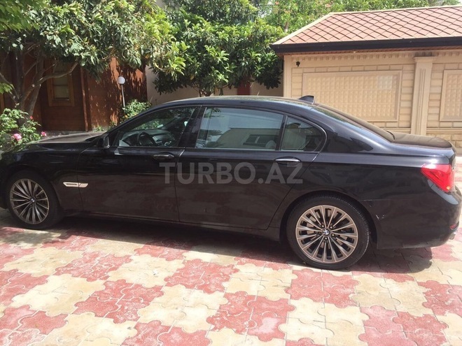 BMW 750 2011, 118,000 km - 4.4 л - Bakı