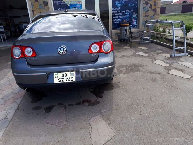Volkswagen Passat 2005, 161,000 km - 1.8 л - Qazax