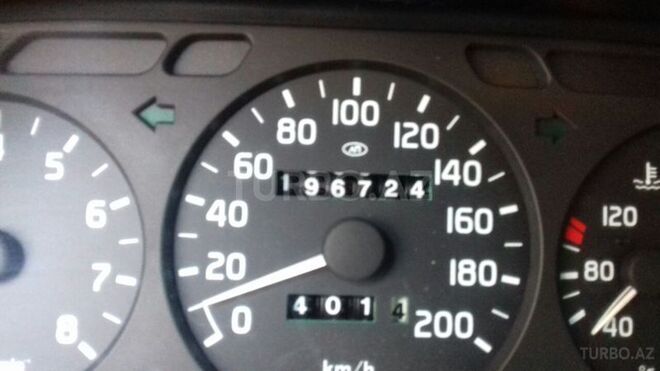 GAZ 31105 2004, 196,000 km - 2.3 l - Qəbələ