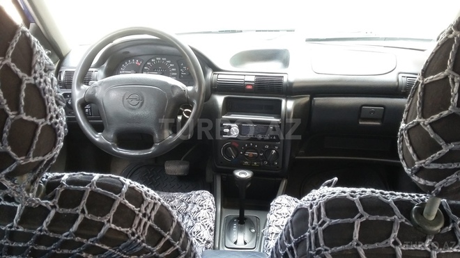 Opel Astra 1996, 215,000 km - 1.6 л - Bakı