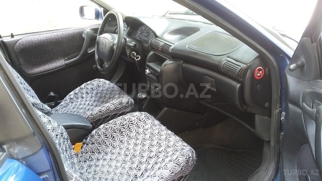 Opel Astra 1996, 215,000 km - 1.6 л - Bakı
