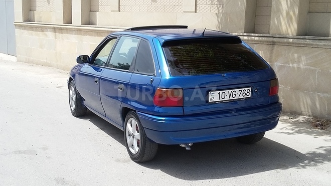 Opel Astra 1996, 215,000 km - 1.6 л - Bakı