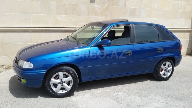 Opel Astra 1996, 215,000 km - 1.6 л - Bakı