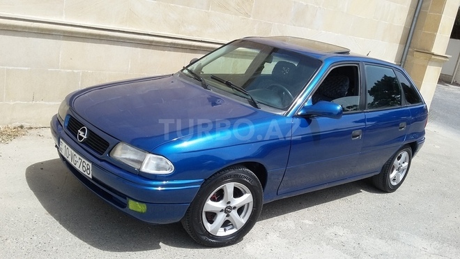 Opel Astra 1996, 215,000 km - 1.6 л - Bakı
