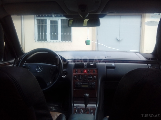 Mercedes E 240 2000, 256,000 km - 2.6 l - Sumqayıt