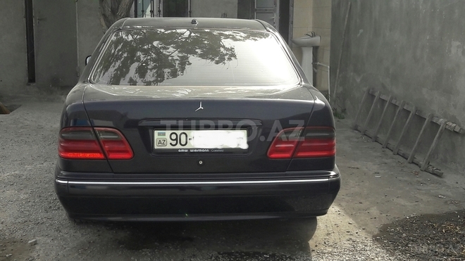 Mercedes E 270 2000, 310,000 km - 2.7 л - Bakı