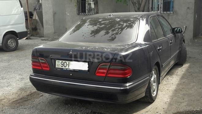 Mercedes E 270 2000, 310,000 km - 2.7 л - Bakı