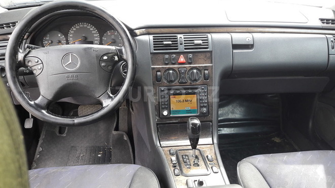 Mercedes E 270 2000, 310,000 km - 2.7 л - Bakı