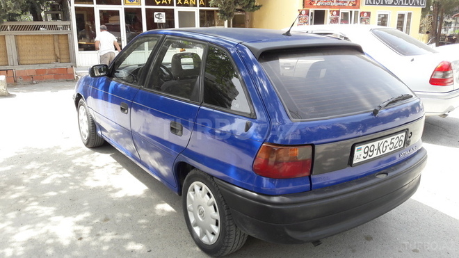Opel Astra 1997, 250,000 km - 1.6 l - Bakı