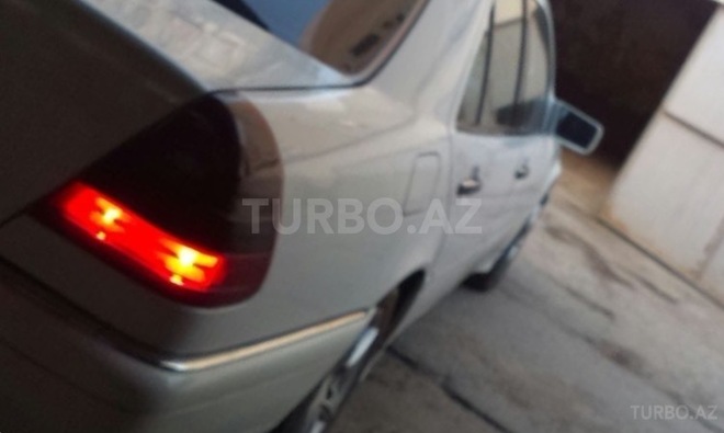 Mercedes C 230 1999, 241,000 km - 2.3 л - Bakı