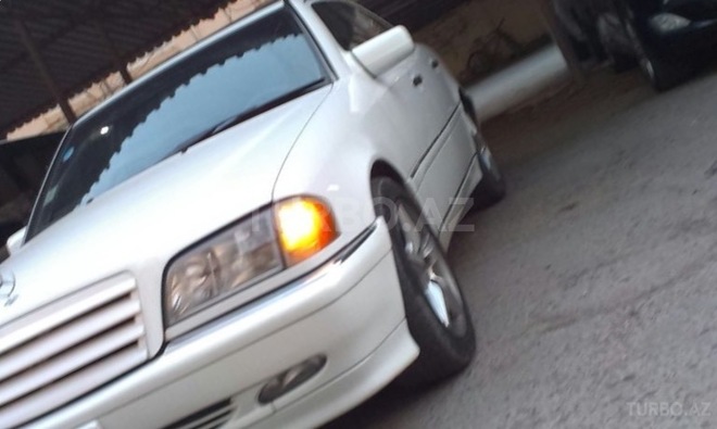 Mercedes C 230 1999, 241,000 km - 2.3 л - Bakı