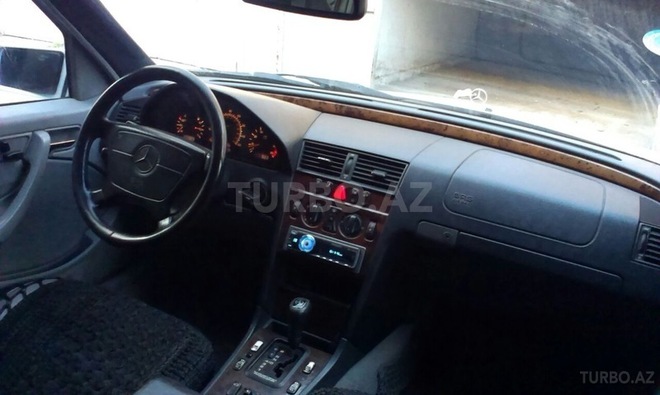 Mercedes C 230 1999, 241,000 km - 2.3 л - Bakı