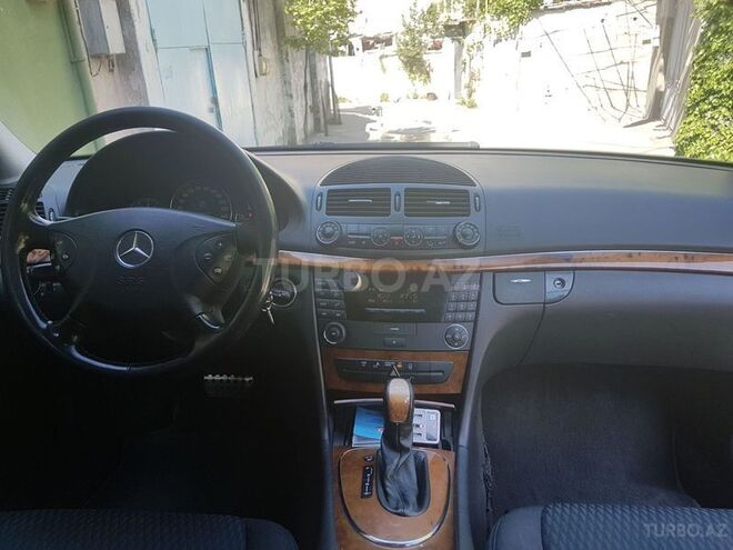 Mercedes E 220 2002, 269,000 km - 2.2 l - Bakı