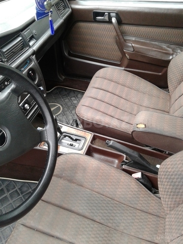 Mercedes 190 1992, 350,000 km - 2.0 l - Şəki