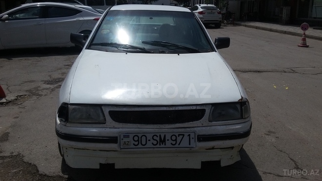 Volkswagen Polo 1995, 220,000 km - 1.4 l - Bakı