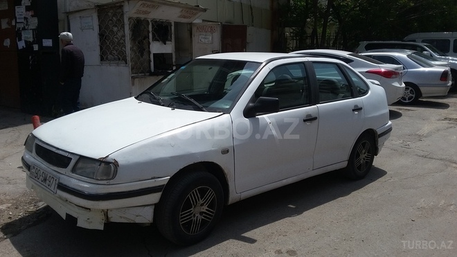 Volkswagen Polo 1995, 220,000 km - 1.4 l - Bakı