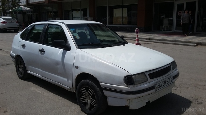 Volkswagen Polo 1995, 220,000 km - 1.4 l - Bakı