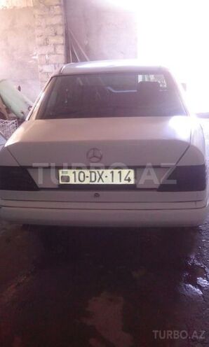 Mercedes E 260 1989, 330,000 km - 2.6 л - Bakı