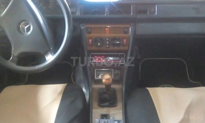 Mercedes E 260 1989, 330,000 km - 2.6 л - Bakı