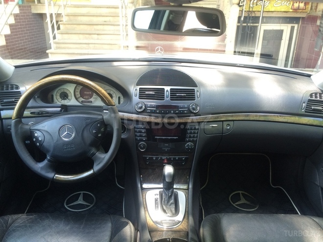 Mercedes E 320 2003, 207,000 km - 3.2 л - Bakı