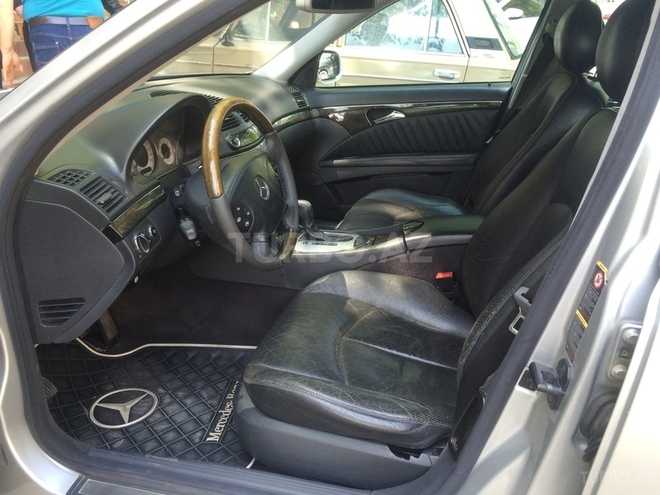 Mercedes E 320 2003, 207,000 km - 3.2 л - Bakı