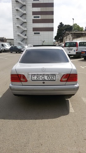 Mercedes E 280 1999, 205,000 km - 2.8 l - Gəncə